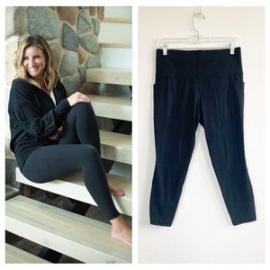 Athleta Salutation Stash 7/8 Tight Leggings Solid Plain Black Large